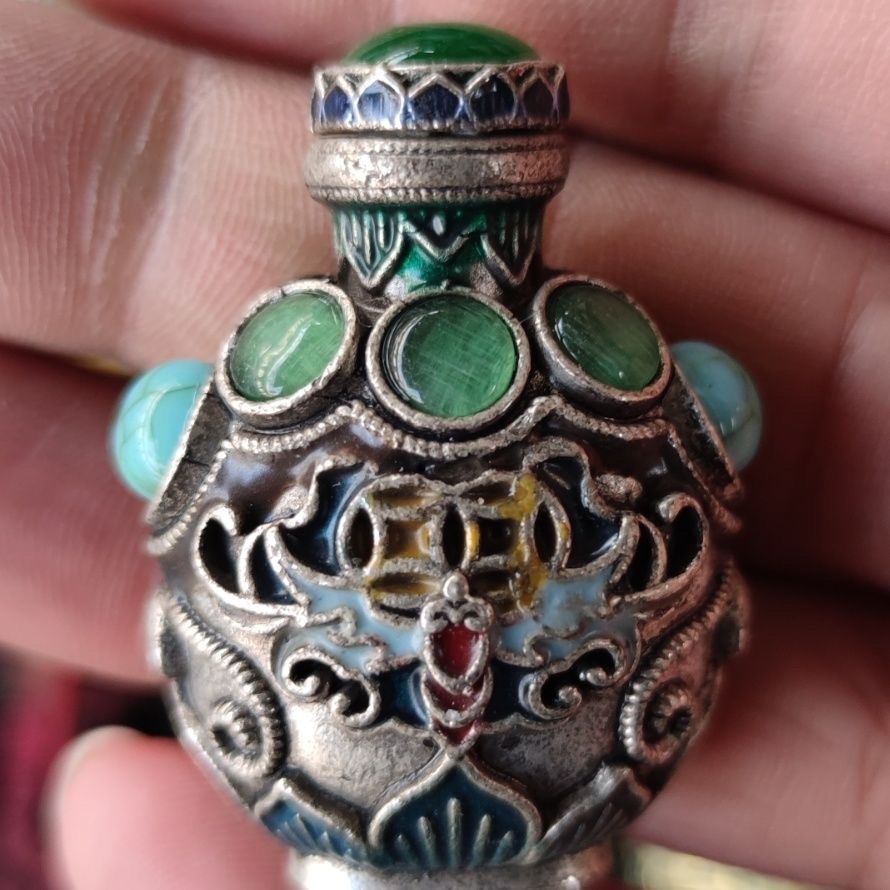 Vintage Cloisonne Bronze Snuff – Vintage Collectible Bottles Bewertung und Preis